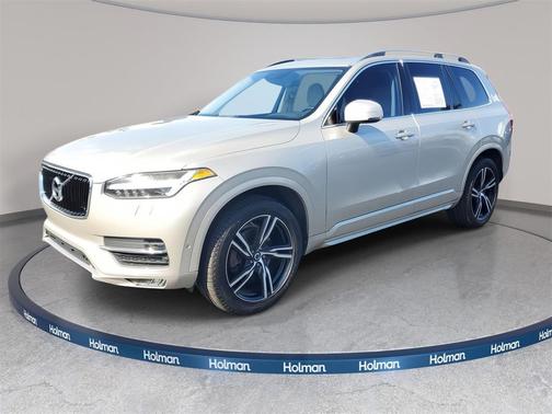 2016 Volvo XC90 T6 Momentum