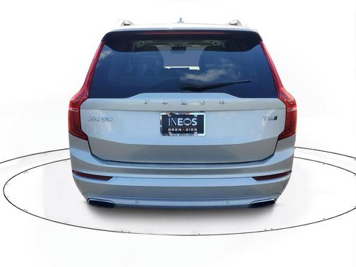 2016 Volvo XC90 T6 Momentum
