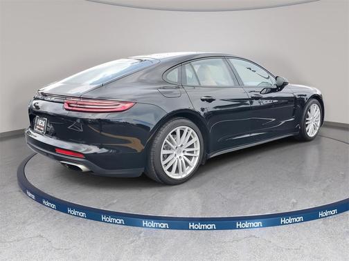 2019 Porsche Panamera 4