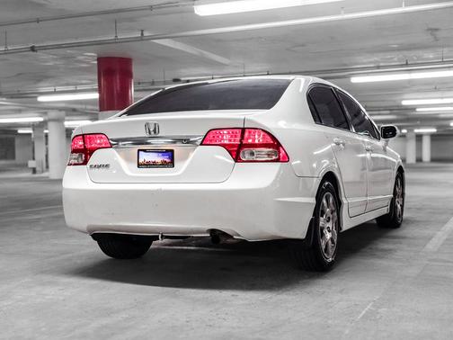 Spectrum White Pearl 2010 Honda Civic LX