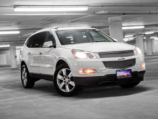 White 2012 Chevrolet Traverse LTZ