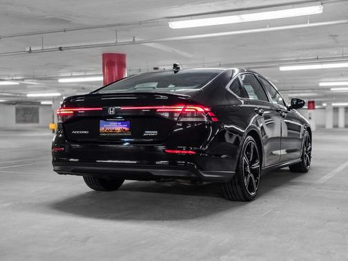 Crystal Black Pearl 2023 Honda Accord Hybrid Sport