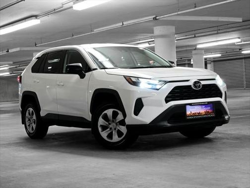 2023 Toyota RAV4 LE