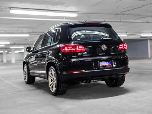 Deep Black 2016 Volkswagen Tiguan SEL