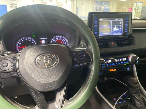 Midnight Black Metallic 2021 Toyota RAV4 XLE