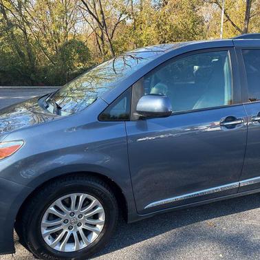 2015 Toyota Sienna XLE Premium