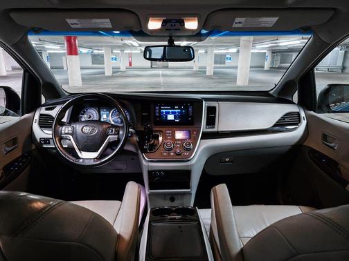 2015 Toyota Sienna XLE Premium