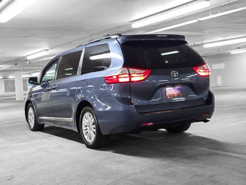 2015 Toyota Sienna XLE Premium