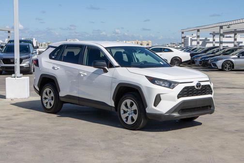2022 Toyota RAV4 LE