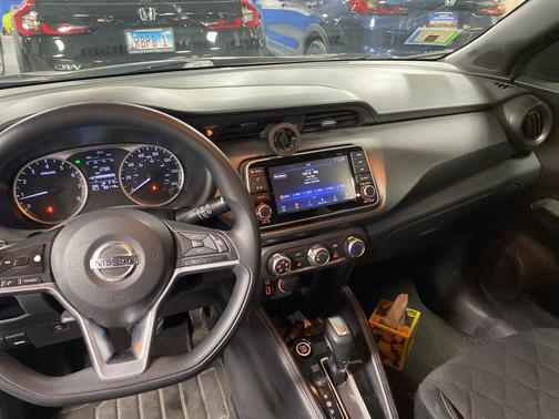 Super Black 2018 Nissan Kicks S