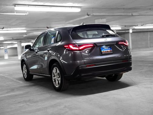 Modern Steel Metallic 2024 Honda HR-V LX