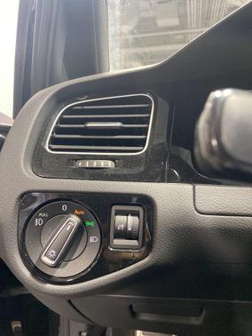 Deep Black Pearl 2019 Volkswagen Golf GTI 2.0T S 4-Door