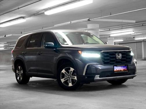 2023 Honda Pilot AWD EX-L 8 Passenger
