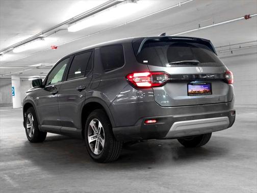 2023 Honda Pilot AWD EX-L 8 Passenger