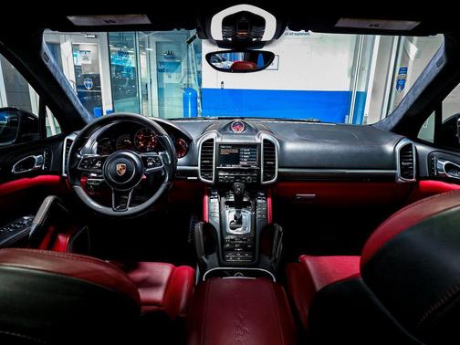 2015 Porsche Cayenne Turbo