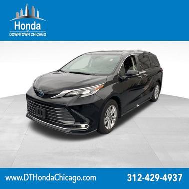 2022 Toyota Sienna Platinum