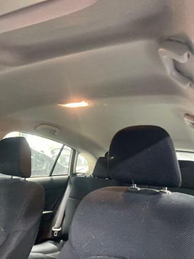 Crystal White Pearl 2016 Subaru Impreza 2.0i