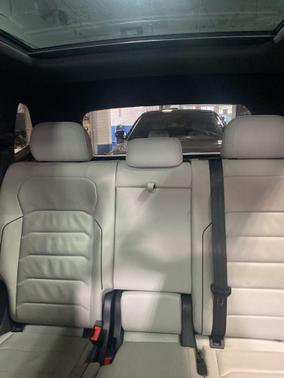 Deep Black Pearl 2021 Volkswagen Tiguan 2.0T SEL R-Line 4MOTION