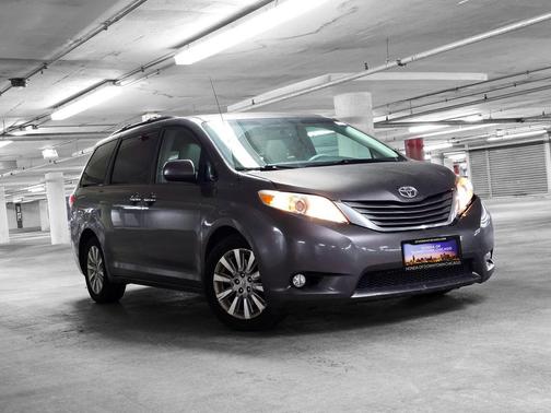 2013 Toyota Sienna XLE