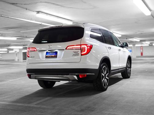 2022 Honda Pilot Touring 8-Passenger