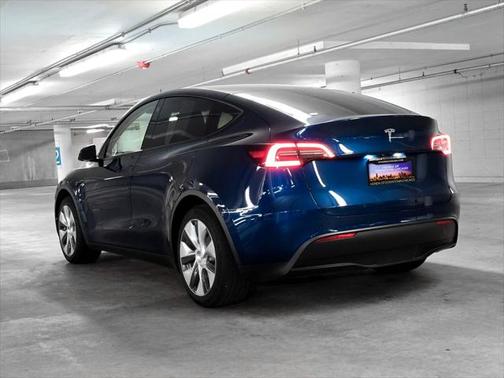 2021 Tesla Model Y Standard Range Rear-Wheel Drive