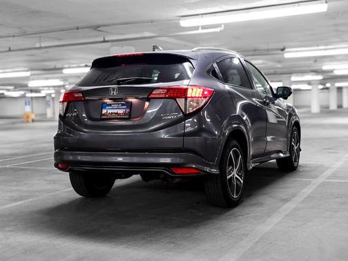 Modern Steel Metallic 2019 Honda HR-V Touring