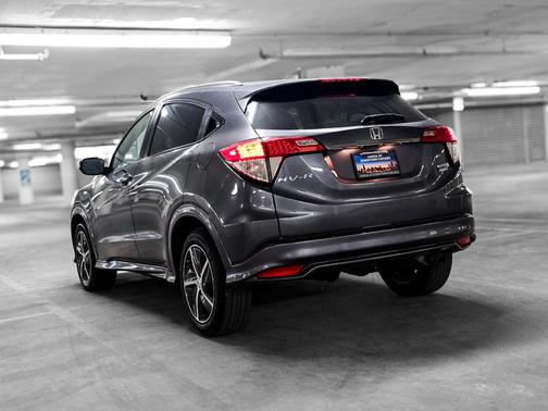 Modern Steel Metallic 2019 Honda HR-V Touring