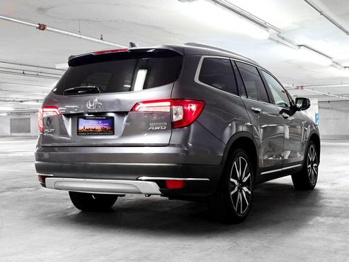 2019 Honda Pilot Touring 8-Passenger