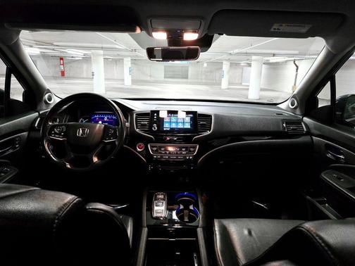 2019 Honda Pilot Touring 8-Passenger