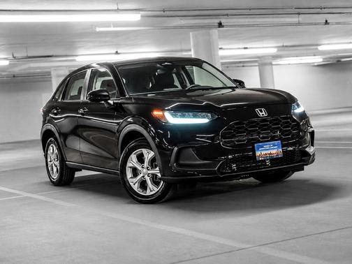 Crystal Black Pearl 2025 Honda HR-V LX