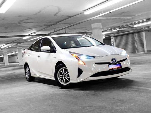 2016 Toyota Prius Four