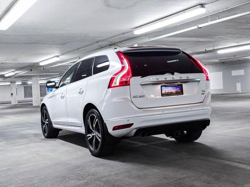 2017 Volvo XC60 T6 R-Design