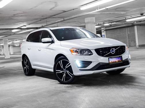 2017 Volvo XC60 T6 R-Design
