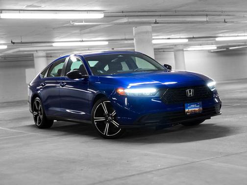 Still Night Pearl 2024 Honda Accord Hybrid Sport