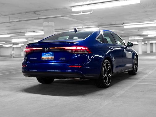 Still Night Pearl 2024 Honda Accord Hybrid Sport