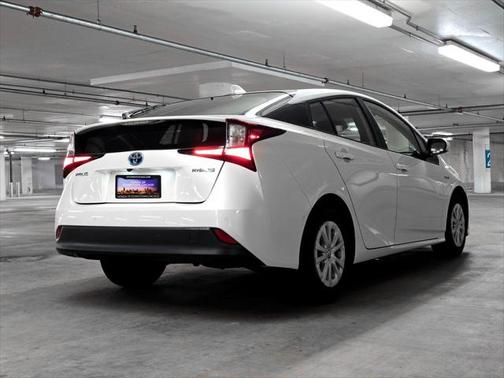 2020 Toyota Prius L