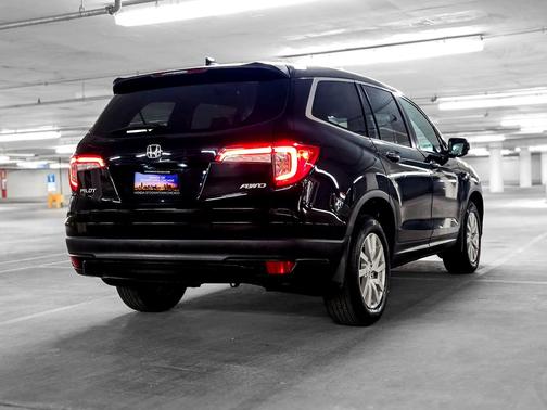 Crystal Black Pearl 2019 Honda Pilot LX