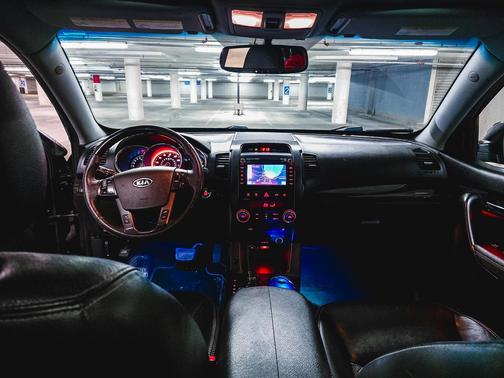 Ebony Black 2013 Kia Sorento SX