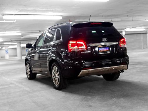 Ebony Black 2013 Kia Sorento SX