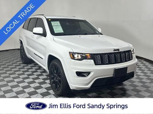 2022 Jeep Grand Cherokee LAREDO