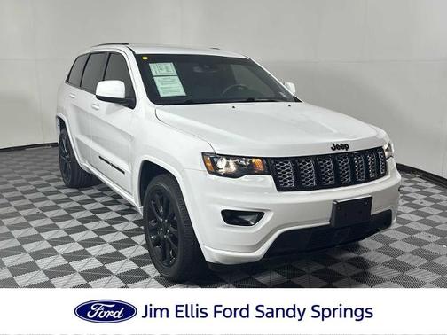 2022 Jeep Grand Cherokee LAREDO