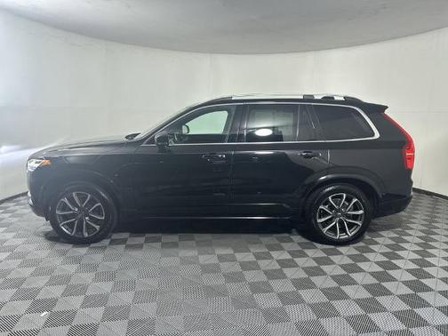 2017 Volvo XC90 T6 MOMENTUM