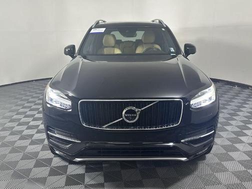 2017 Volvo XC90 T6 MOMENTUM