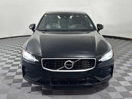 2020 Volvo S60 T5 R-DESIGN