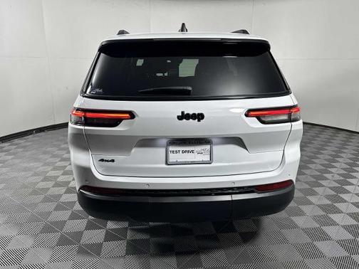 2023 Jeep Grand Cherokee LAREDO