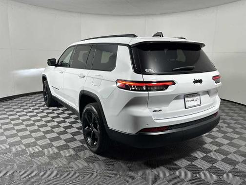 2023 Jeep Grand Cherokee LAREDO