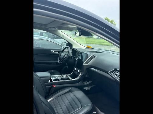 Agate Black Metallic 2024 Ford Edge SEL