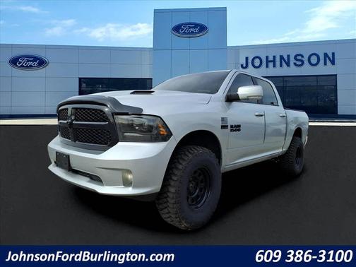 2017 RAM 1500 Night Crew Cab 4x4 5'7' Box