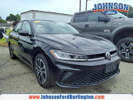 Deep Black Pearl 2025 Volkswagen Jetta 1.5T Sport