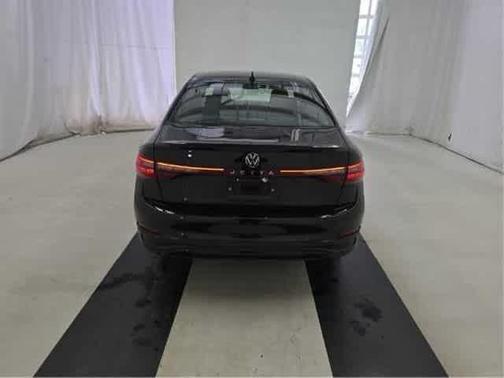 Deep Black Pearl 2025 Volkswagen Jetta 1.5T Sport